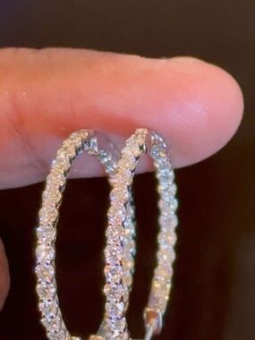 Sparkling 2.25 carat diamond Hoop Earrings
